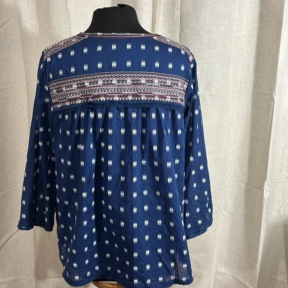 Knox Rose Embroidered Bohemian Kimono - Picture 3 of 8